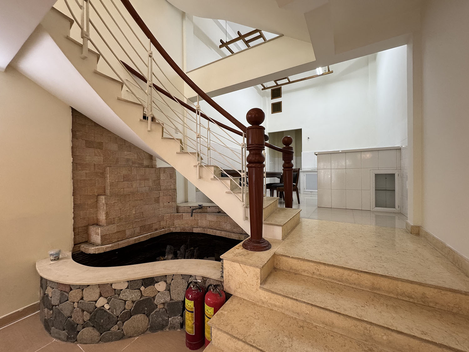 Nhà phố 3 lầu (DTKV: 4m x 15,5m=62m2) hẻm nhựa 8m khu kinh doanh sầm uất và người nước ở Lê Văn Sỹ